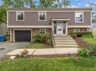 255 Polk Ct, Bartlett, IL