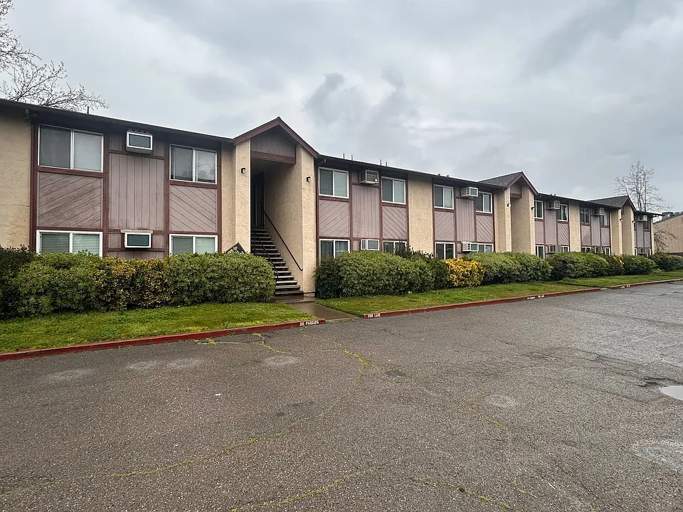 366 E Edison St #1 - #12, Manteca