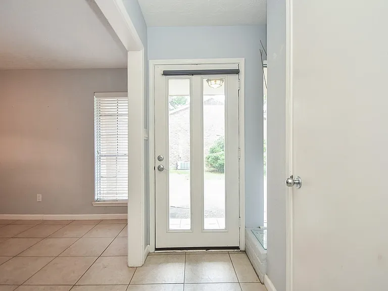12927 Westmere Dr — Photo 3