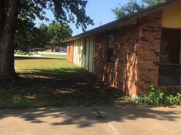 2nd image of 525 W Illinois Ave