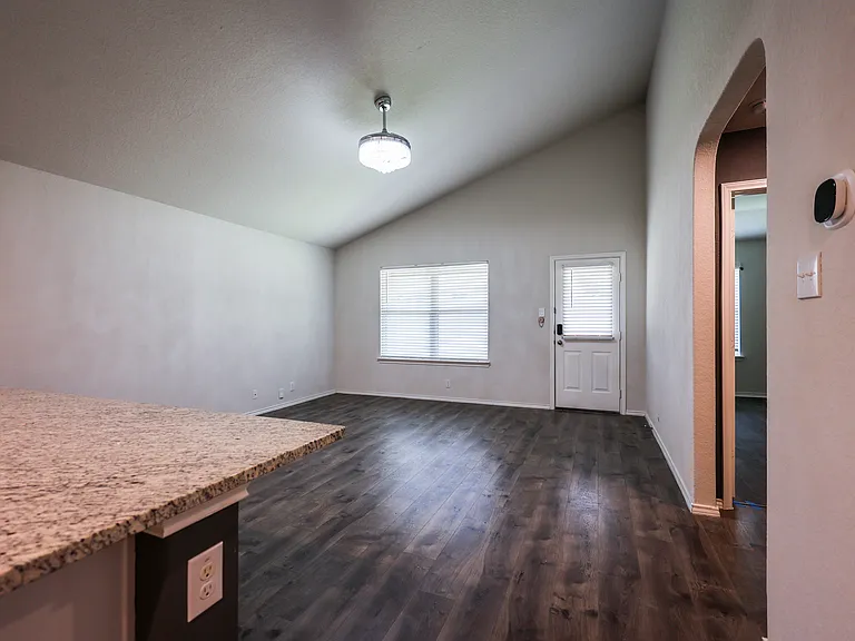 6407 Kendall Cv — Photo 12