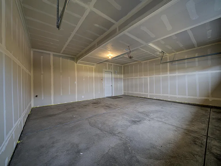 7685 Forest Meadows Ave — Photo 28