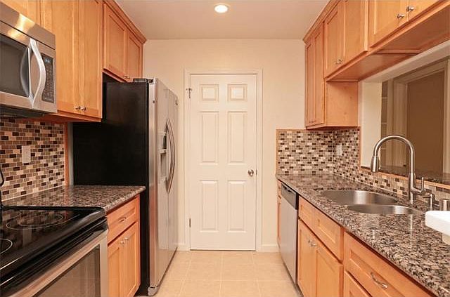 1st image of 5852 Bridgeport Lake Way