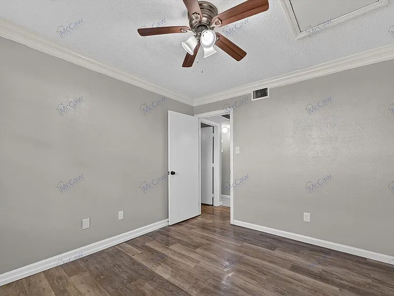 708 Baruna Cir — Photo 12