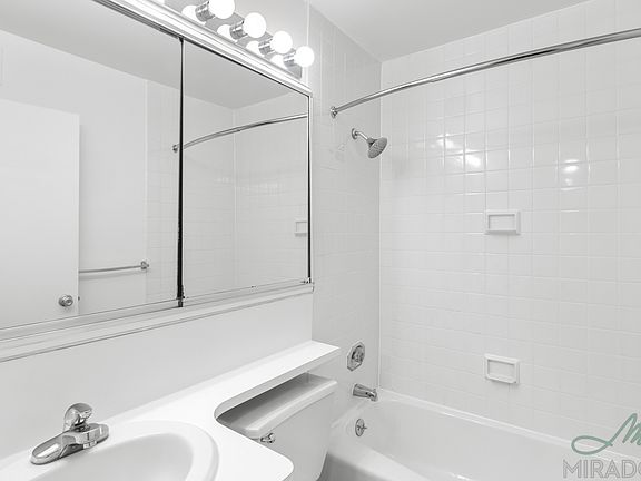 5th image of 330 E 39th St APT 15K