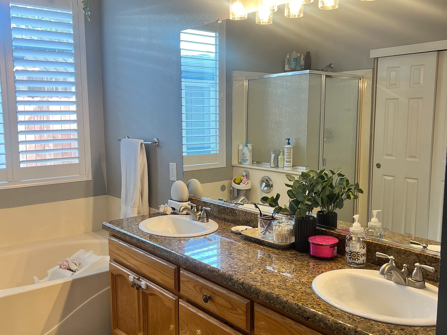 3 bed, 1967 sqft, $3,900 — Photo 2