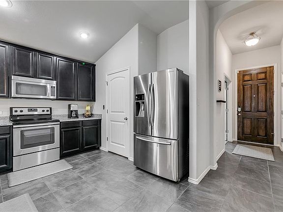 4th image of 19108 Nicole Ln