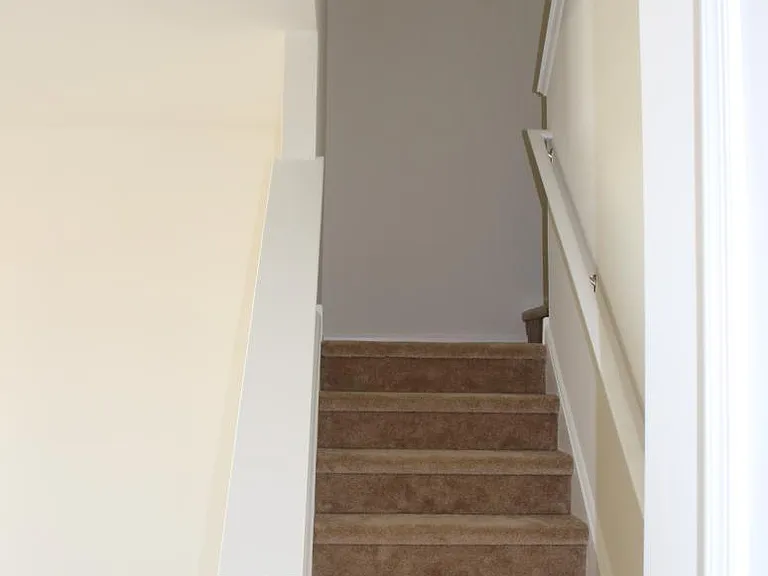 976 King Way — Photo 8