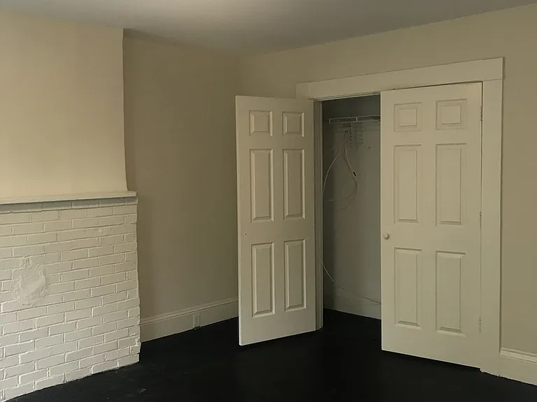 506 W Marshall St — Photo 7