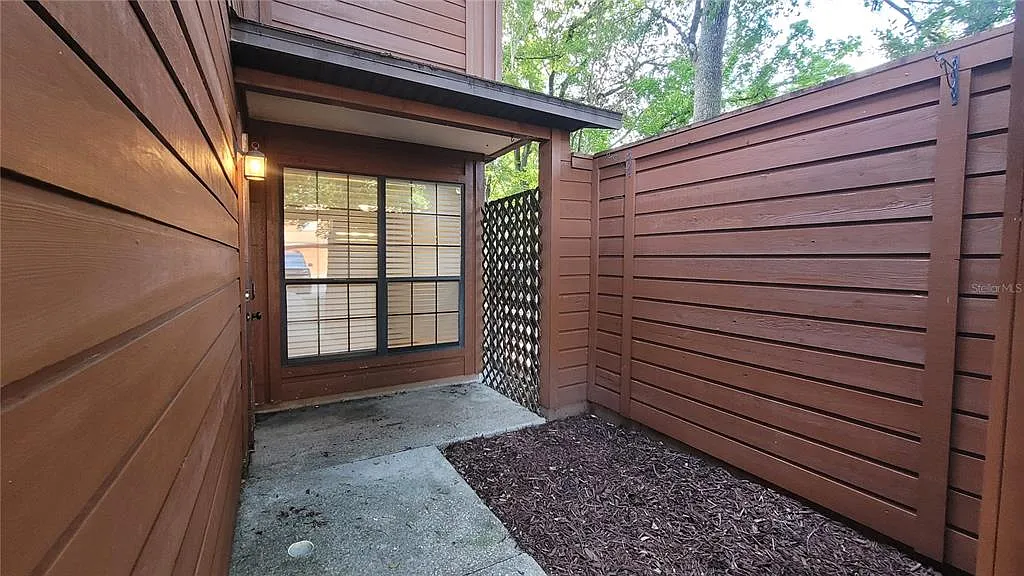 2 bed, 2.5 bath, 1280 sqft, $1,600 — Photo 2