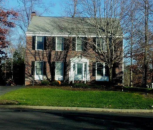 4 bed, 2.5 bath, 2030 sqft, $2,770 — Photo 2