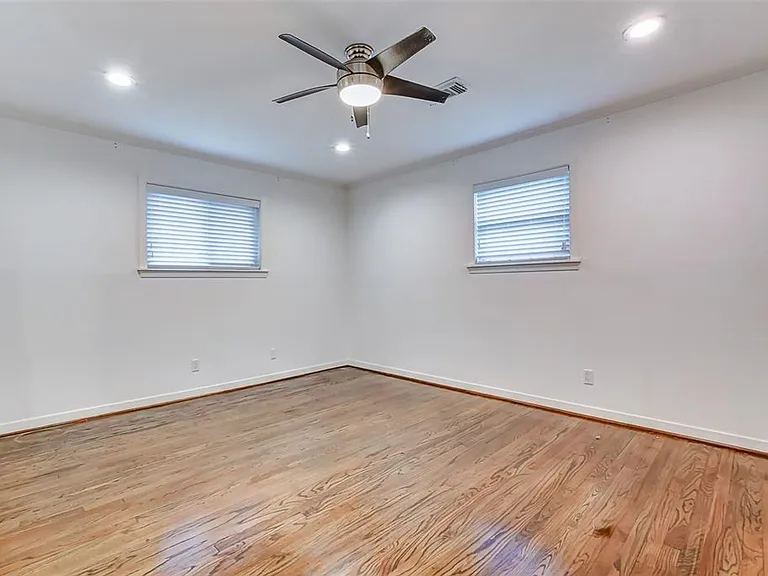 1202 Shadeland Dr — Photo 8