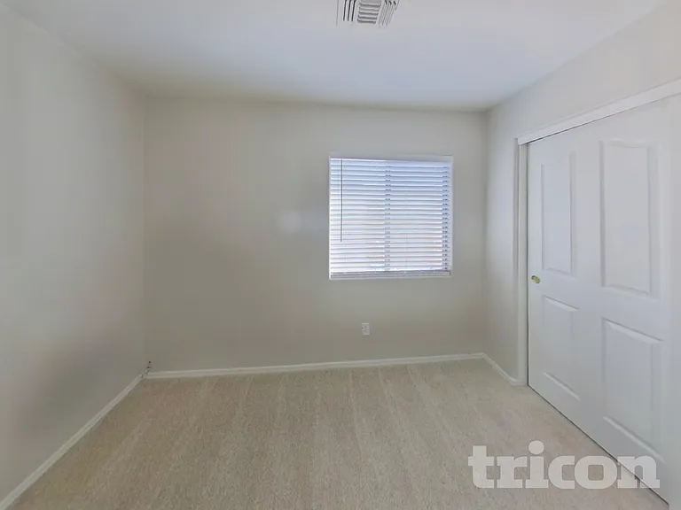 8529 W Hughes Dr — Photo 14