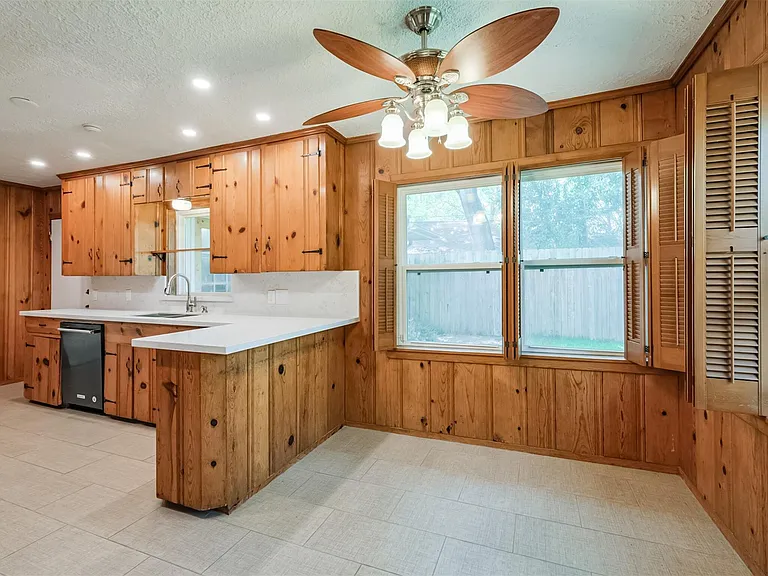5450 Stillbrooke Dr — Photo 10