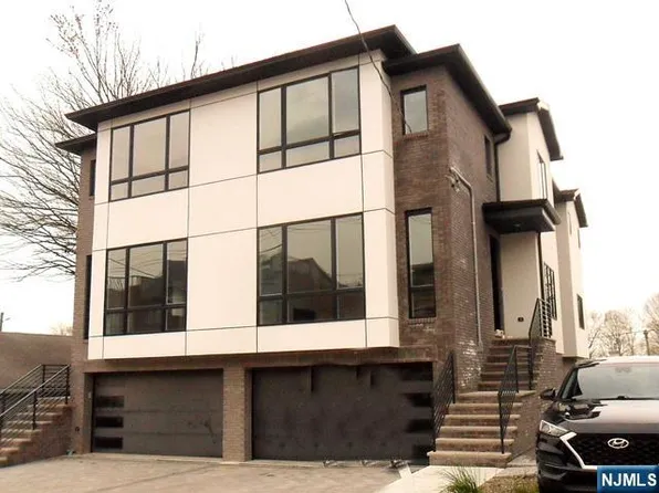 309 7th St #B, Palisades Park, NJ 07650