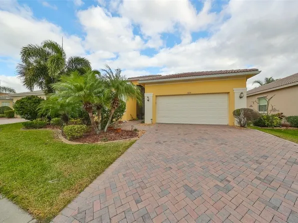 5026 Ruby Flats Dr, Wimauma, FL 33598