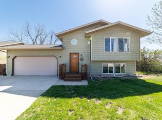 1802 Sugar Creek Pl, Spearfish, SD 57783
