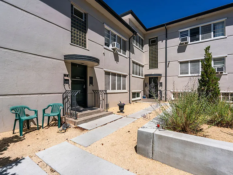 1045 Riverside Dr #D-3 — Photo 16