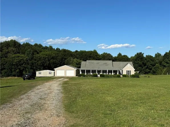 15 Ledford Rd, Townville, SC 29689