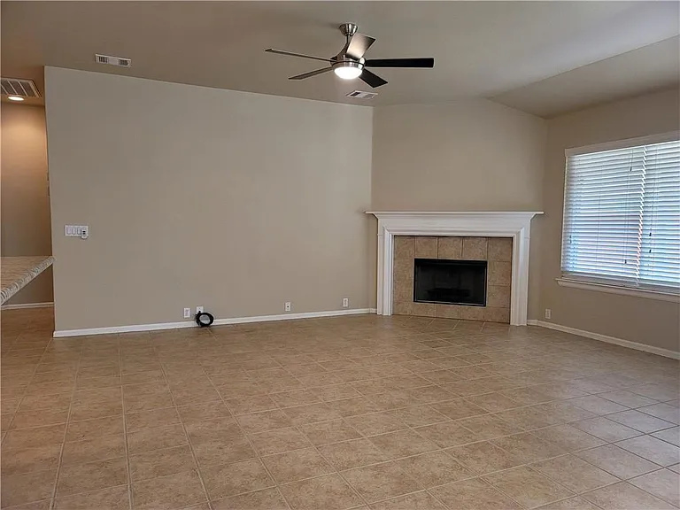 208 Hummingbird Ln — Photo 9