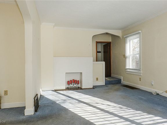 4th image of 21412 Eastwood Ave