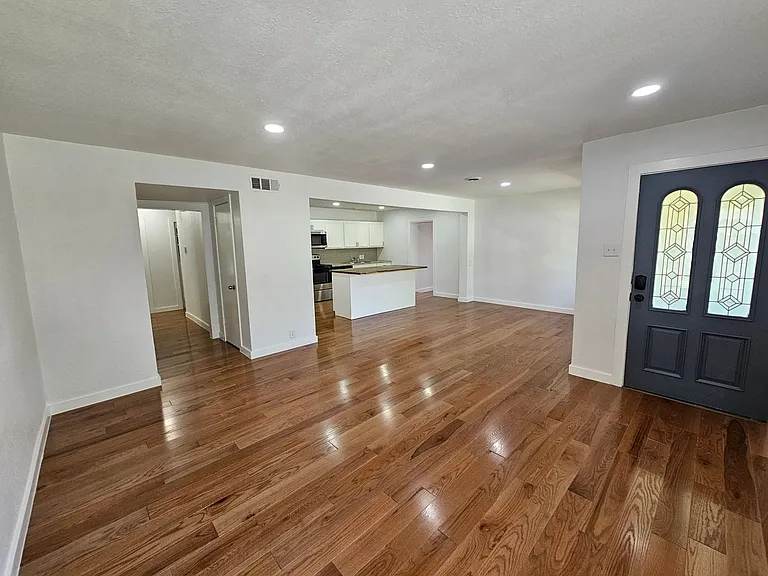 2402 Housley Dr — Photo 9