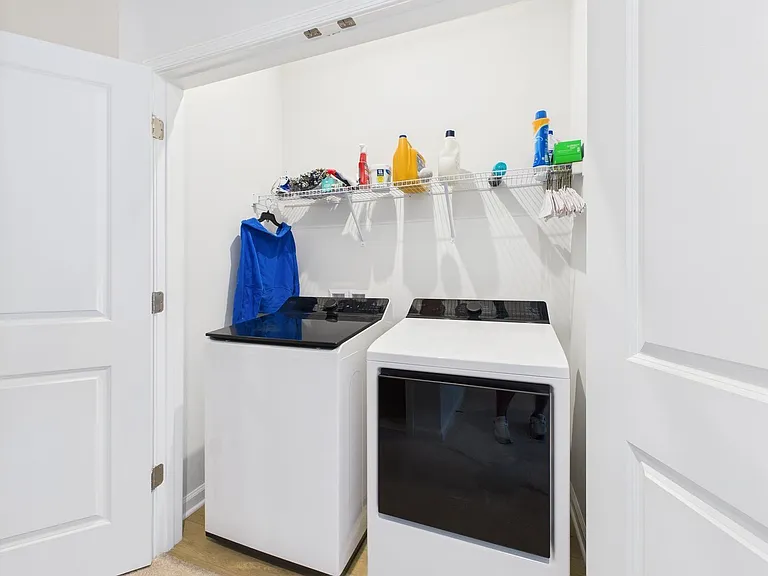 642 Brookwood Glen Ter #B — Photo 33