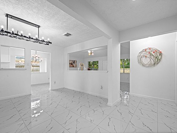 4th image of 11918 Stroud Dr