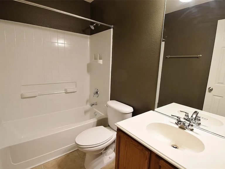 1006 Abigail Dr — Photo 17