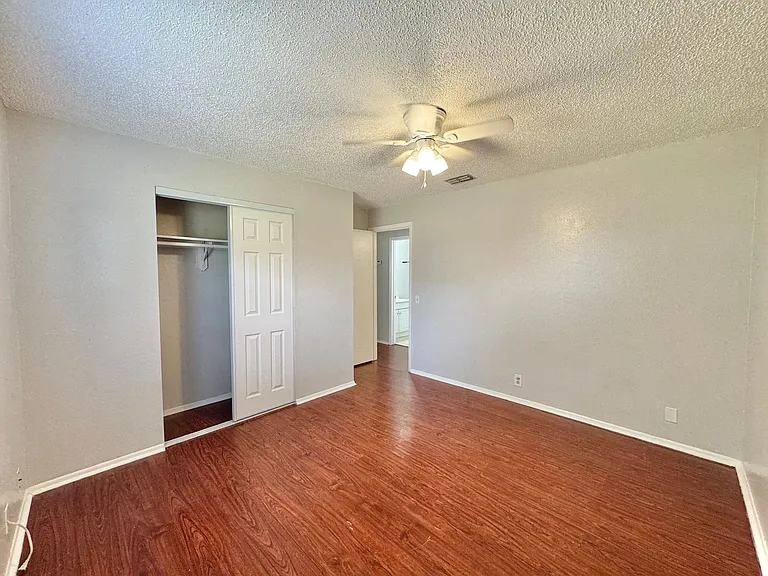 5665 Struthers Ct — Photo 32