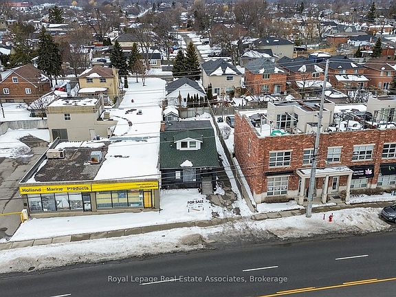4th image of 881 Lakeshore Rd E