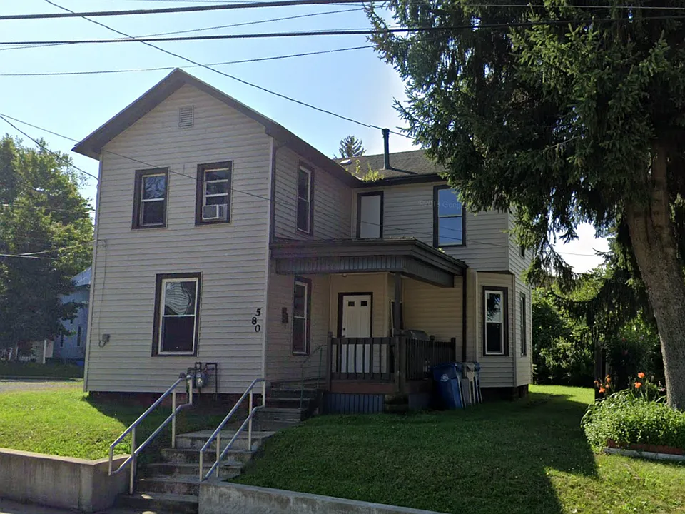 580-580 1/2 State Street
