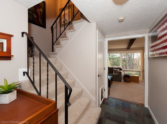 3rd image of 45 Whitewood Cir
