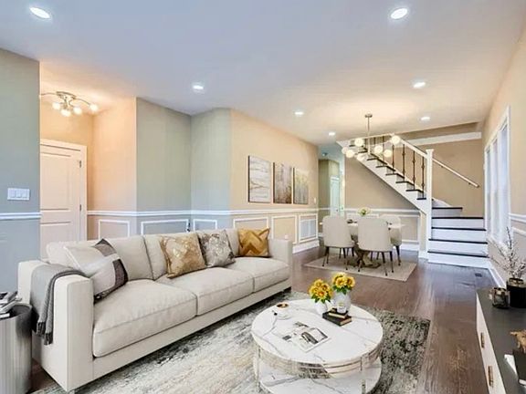 4th image of 8431 S Crandon Ave