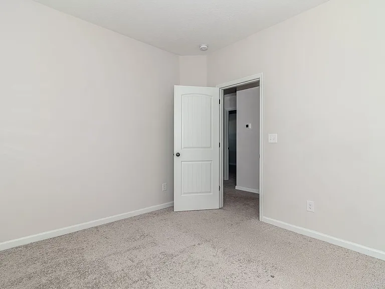 4831 Fairmont Dr — Photo 31