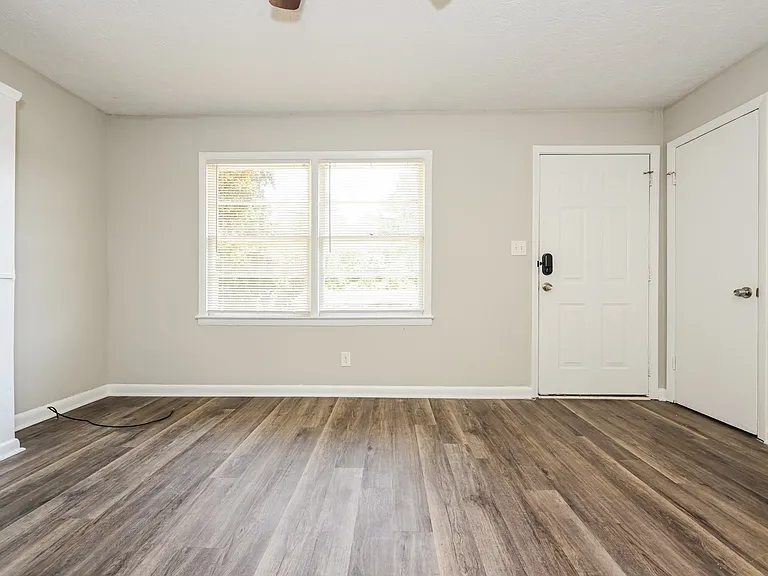 181142_018_living_room_12962872.jpg
