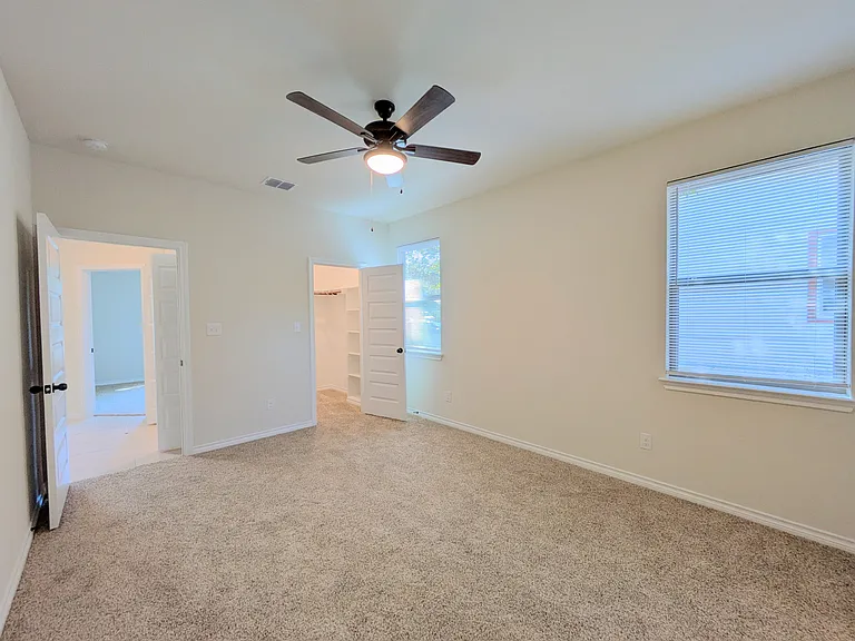 2250 W Bridge St — Photo 18