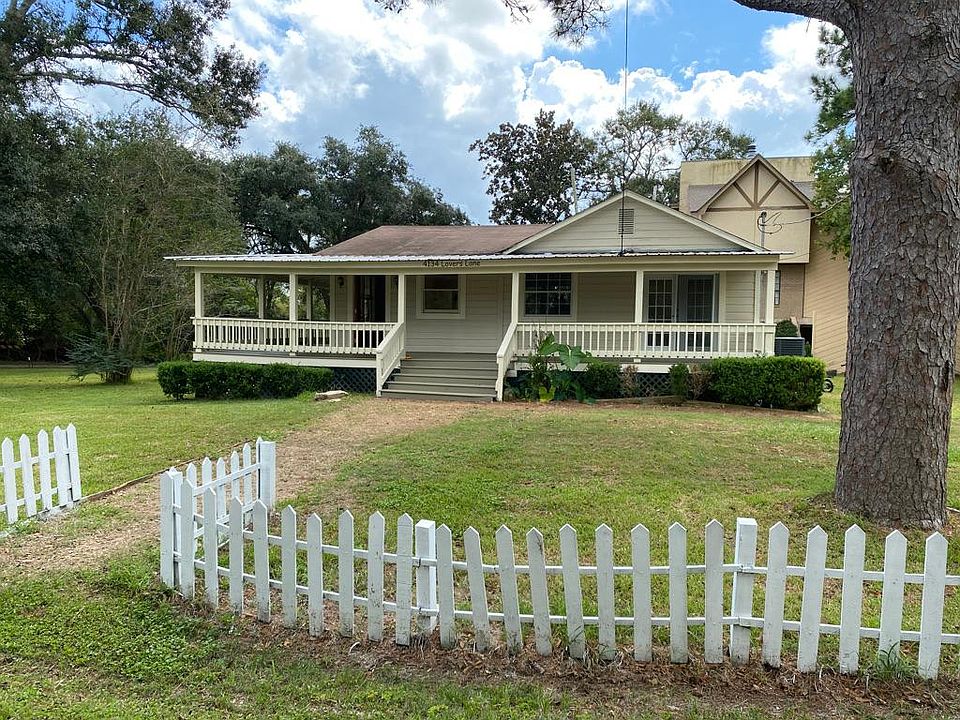 1st image of 4134 Lovers Ln
