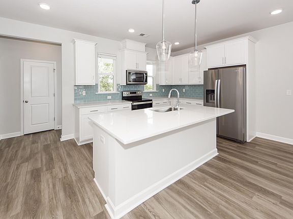 3rd image of 177 Winding River Dr