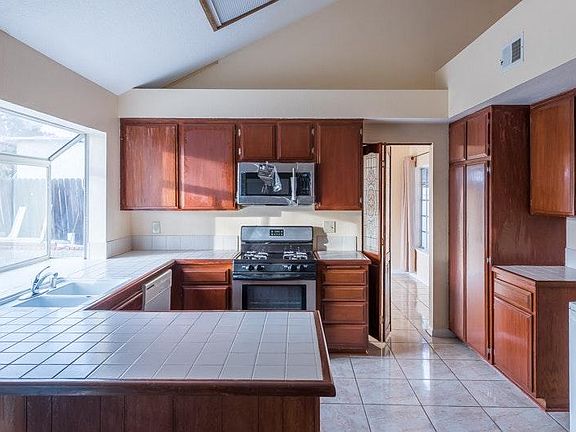 5th image of 12677 Juneberry Ct