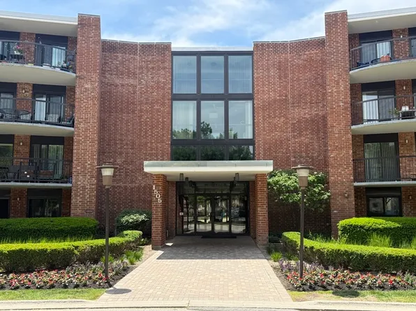 1505 E Central Rd, Arlington Heights, IL