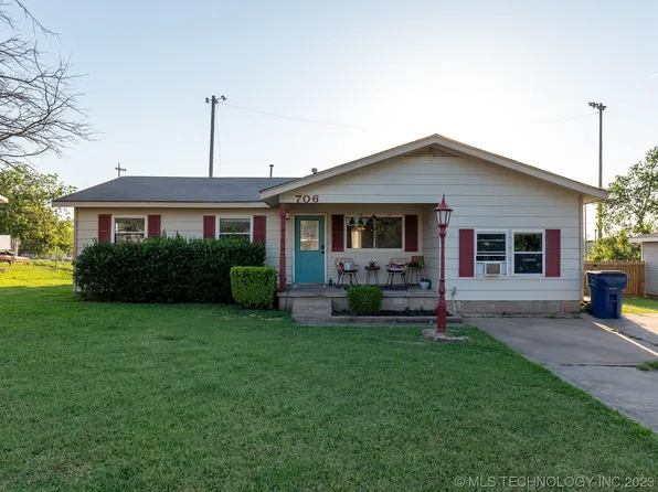 706 N Park Ave, Stroud, OK 74079