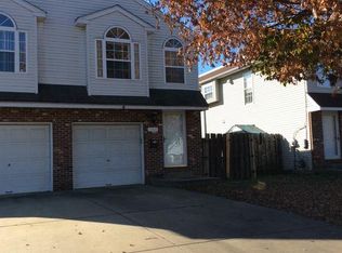 1734 Rhawn St, Philadelphia, PA 19111