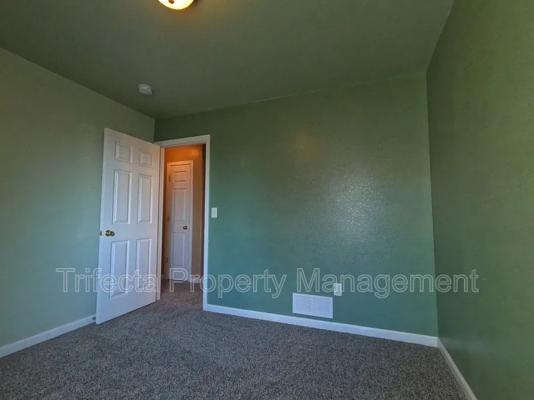 3627 Glenbarr Ct — Photo 12