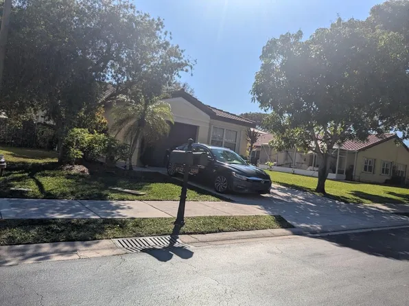 4348 NW 1st Dr, Deerfield Beach, FL 33442