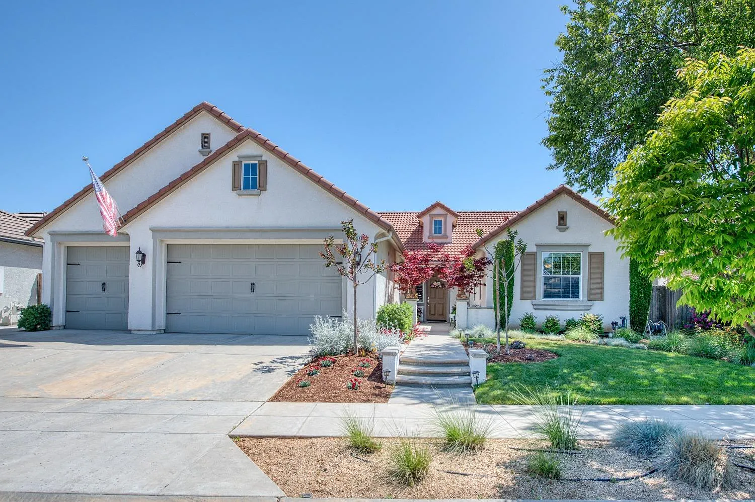 3264 Bellaire Ave photo 1