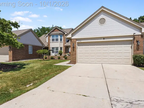 15744 Golfview Drive Blvd, Riverview, MI 48193