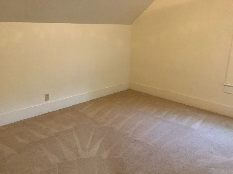 712 1/2 N Park St #1/2 — Photo 15