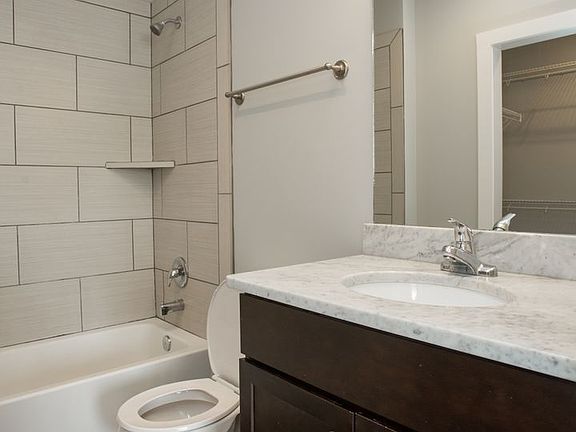 4th image of 1903 Jefferson St APT 202