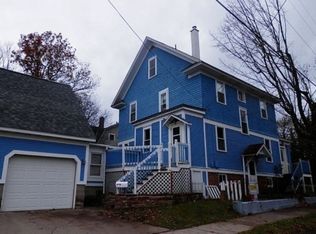 1019 10th St, Lake Linden, MI 49945